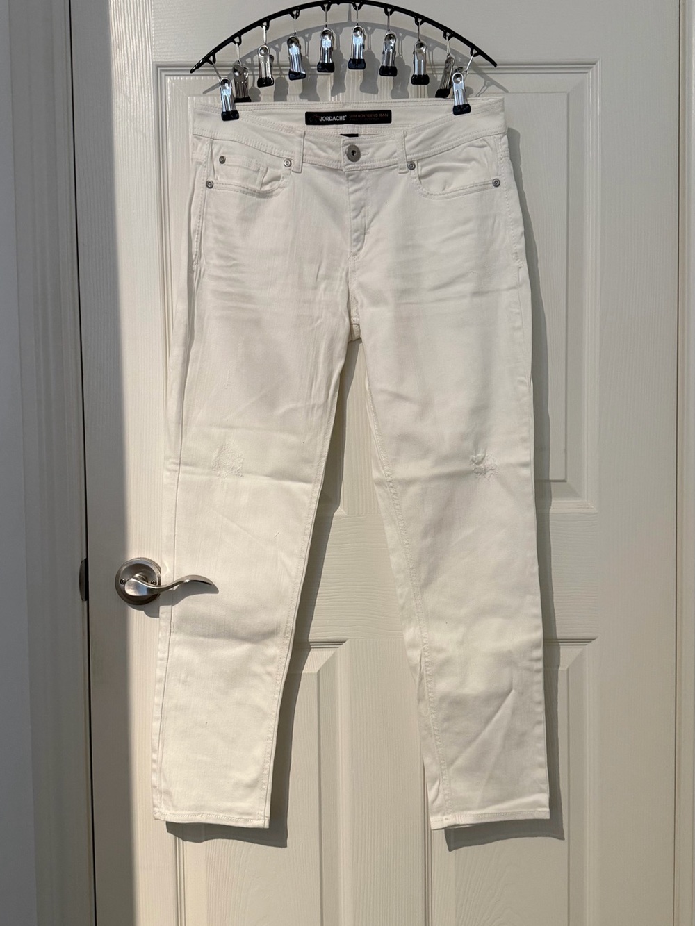 Jordache Slim Boyfriend White Distressed Jeans – Size 10